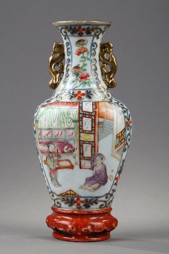 Porcelain wall vase decorated with figures in a pavillon | MasterArt